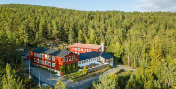 Fysisk aktivitet i frisk luft omgitt av uberørt natur